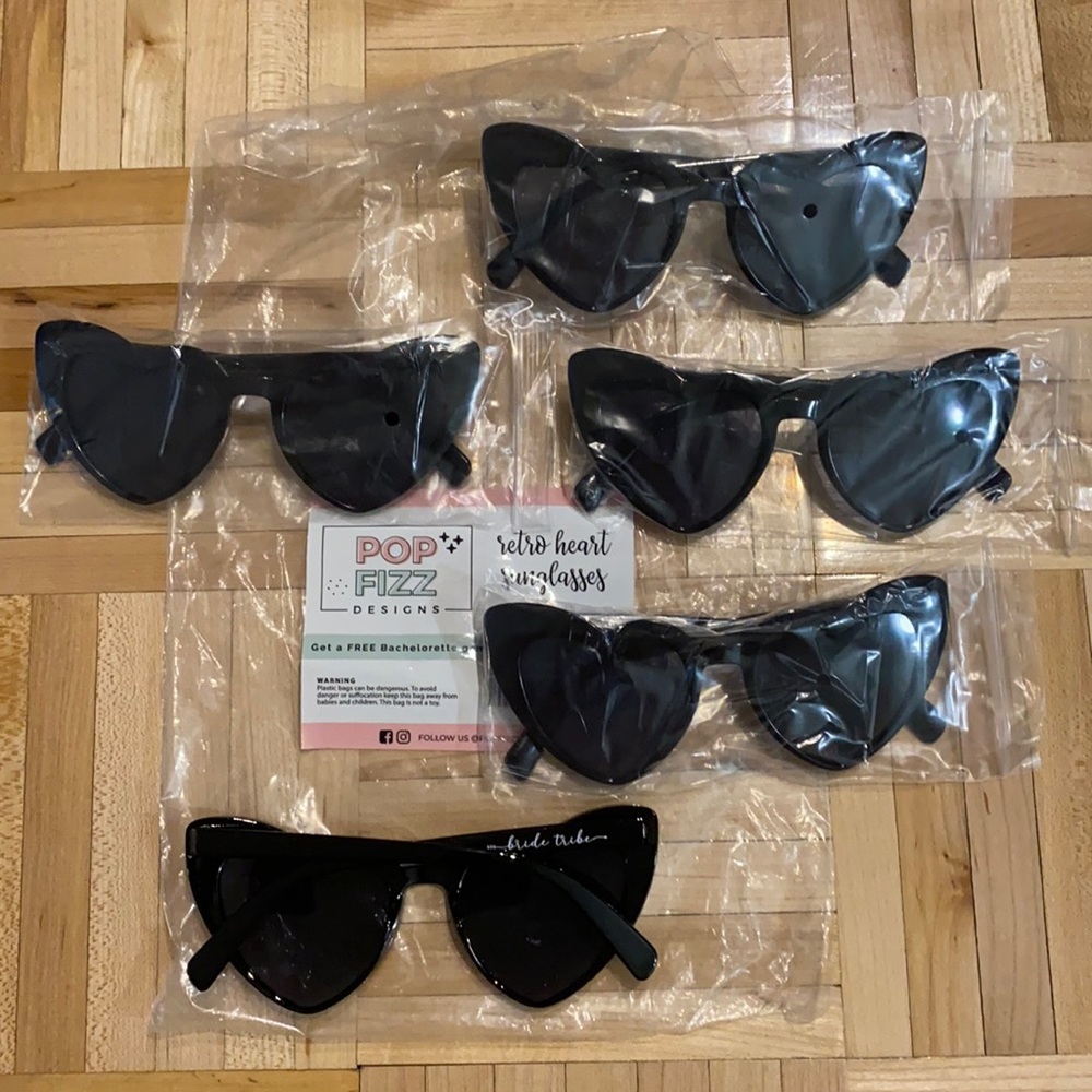 5 new black “Bride Tribe” heart sunglasses